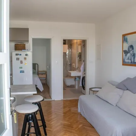 Lovelysuite Апартаменты Шибеник